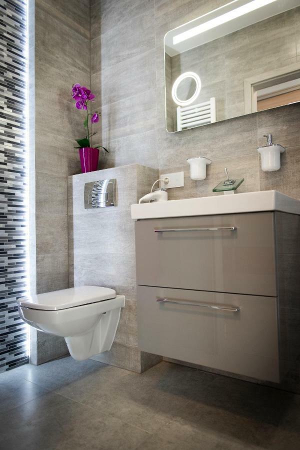 Apartament Elegance Pink Rewal Buitenkant foto